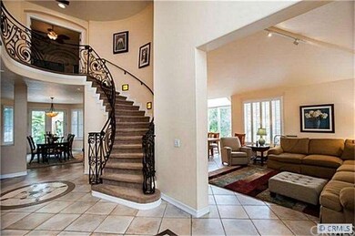 Nice-flowing floor plan