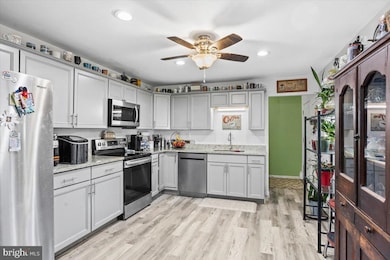 401 Pine St, Shoemakersville, PA 19555 - photo 7