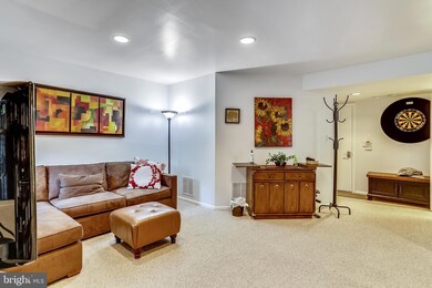 8 Bloomingdale Ct, Rockville, MD 20852 - photo 4