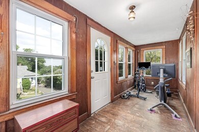 3 Stratfield St, Worcester, MA 01604 - photo 2