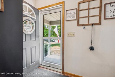 06-220-Corbin-St-Mason-MI-48854-WindowSt