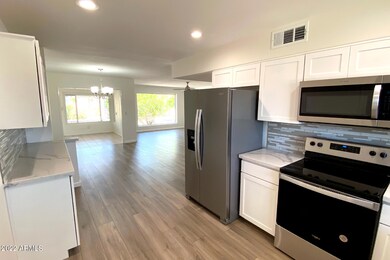 10410 W Kelso Dr, Sun City, AZ 85351 - photo 6