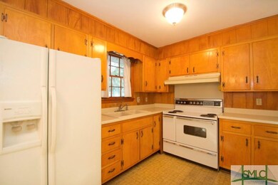 KITCHEN SHOWING PLENTY OF CABINET SPACE
