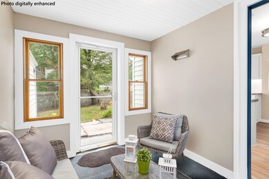 16 Mirror St, Manchester, NH 03104 - photo 2