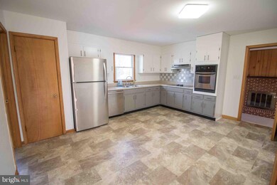 45266 Elmbrook Dr, California, MD 20619 - photo 5