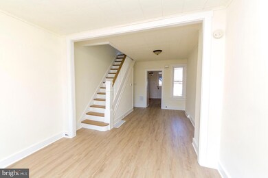 546 S 18 1 2 St, Reading, PA 19606 - photo 2