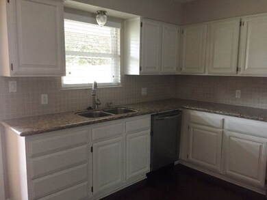 806 Live Oak Ave, Bay City, TX 77414 - photo 5