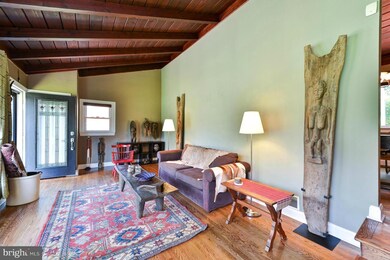 6803 Derrell Ct, Alexandria, VA 22307 - photo 3