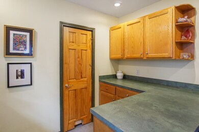 20 W 13th St Holland-4
