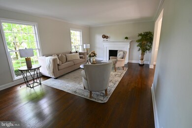 912 Rail Ct, McLean, VA 22102 - photo 2
