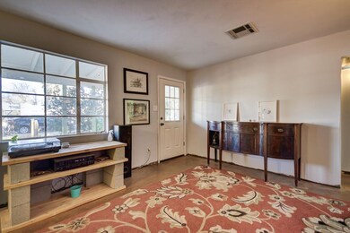 1339 W 1st St-6