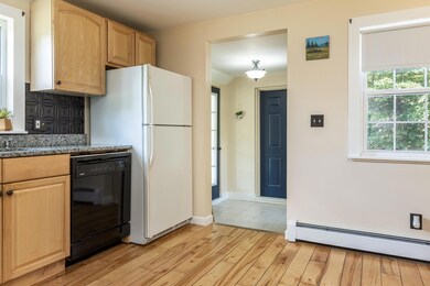 25 Kathy Ln Cumberland ME-print-010-025-