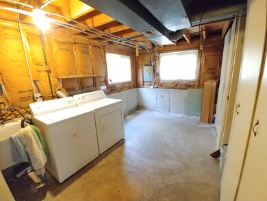 18131 Idlewild Dr, Country Club Hills, IL 60478 - photo 3