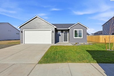 501 Amberly Ave, Grandview, WA 98930 - photo 2