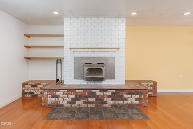 585 NW Aspen St, Toledo, OR 97391 - photo 5