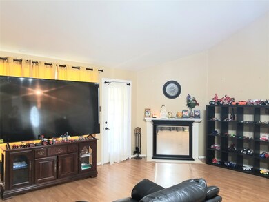 9406 Coast Bridge St, Houston, TX 77075 - photo 7