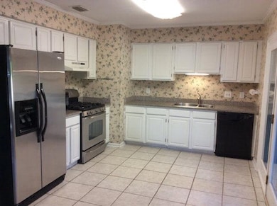 Kitchen w/Gas Stove