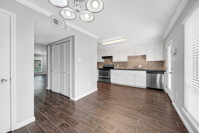 10358 Longmont Dr unit 48, Houston, TX 77042 - photo 6