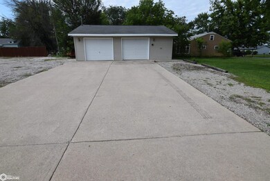 219 8th Ave SE, Clarion, IA 50525 - photo 5