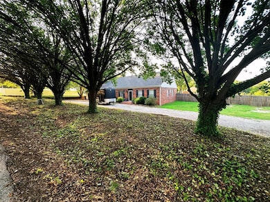 229 Country Club Rd, Ardmore, OK 73401 - photo 3