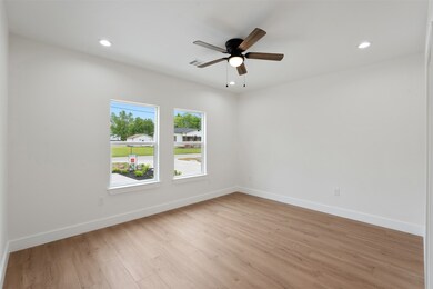 929 Marjorie St unit A/B, Houston, TX 77088 - photo 5