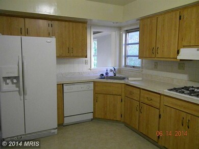 6313 Balfour Dr, Hyattsville, MD 20782 - photo 5