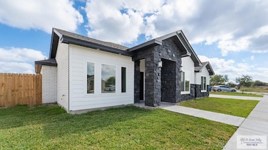 1585 Los Alamos St, Brownsville, TX 78521 - photo 3