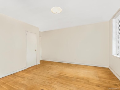 Stratton CoOp unit 6C, Bronx, NY 10460 - photo 7