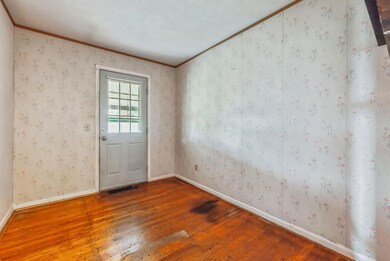 8-web-or-mls-3911-edendale-rd