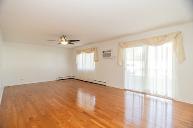 551 Carlysle Dr unit 2, Clarendon Hills, IL 60514 - photo 6