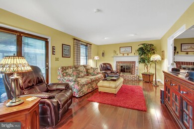 1831 Briarcreek Ln, Middletown, PA 17057 - photo 2