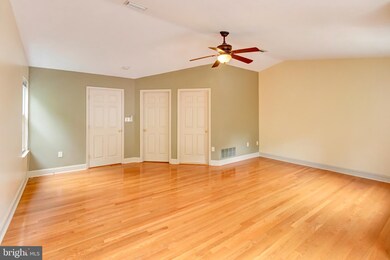 9193 Cardinal Forest Ln unit 11, Lorton, VA 22079 - photo 6