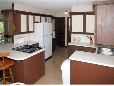 2ND VIEW DINING AREA (12.2 x 9)