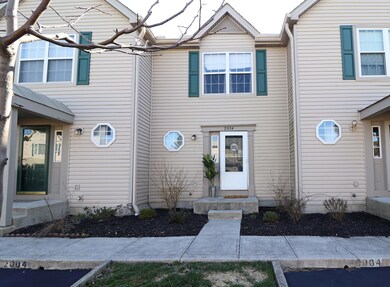 Hilliard Village 3-level condo
