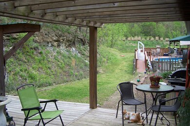 HOUSE REAR DECK