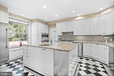 194 Constitution Dr, Princeton, NJ 08540 - photo 3