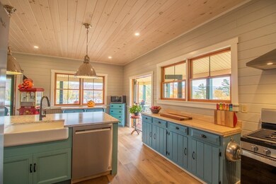 241 Red Fox Ln, Barton, VT 05822 - photo 7