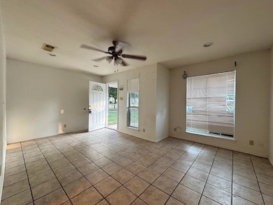 807 N Cleveland Ave unit 805, Sherman, TX 75090 - photo 4