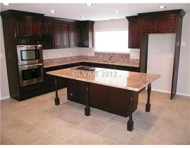Kitchen. Absolutely gorgeous dream kitchen!!! Rich