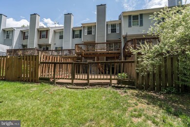 310 Felsted Ct, Sterling, VA 20165 - photo 4