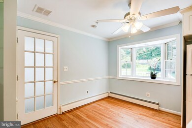 8549 Pineway Dr, Laurel, MD 20723 - photo 7