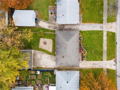 338 Gayle Dr, Sheffield Lake, OH 44054 - photo 4