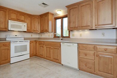 64 Bowman St, Westborough, MA 01581 - photo 5