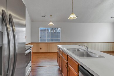 Eat-in Kitchen