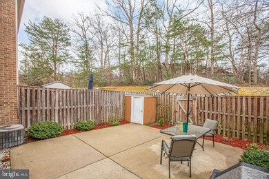 7915 Bethelen Woods Ln, Springfield, VA 22153 - photo 6