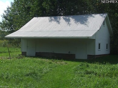 Barn for storage or animals. Electric and water.