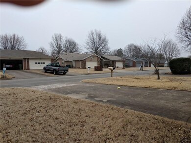1012 W Linden St unit LEFT SIDE, Rogers, AR 72756 - photo 6