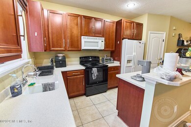 2398 Sunset Bluff Dr, Jacksonville, FL 32216 - photo 7