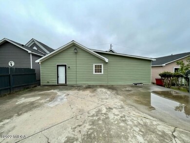 1557 Walnut St, Macon, GA 31201 - photo 2