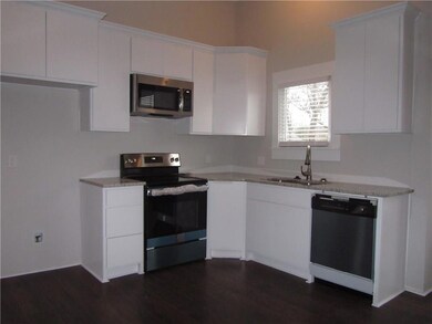 303 N Douglas Ave, Cleburne, TX 76033 - photo 3